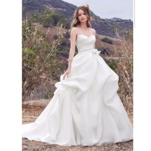 NWOT NEVER WORN Maggie Sottero Meredith Gown